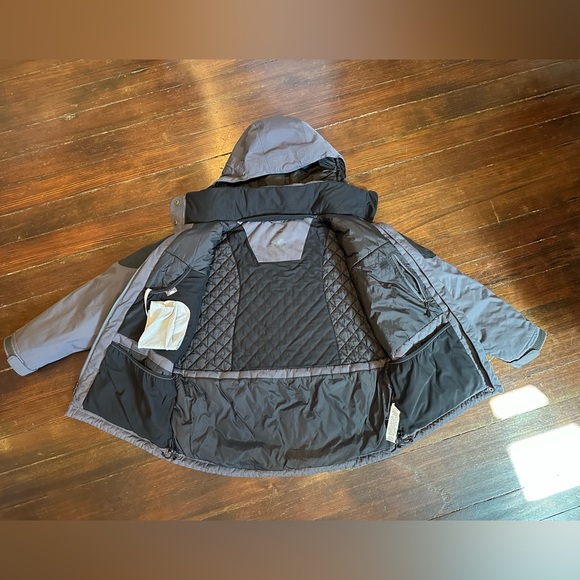 PRE-OWNED (BUT LIKE NEW) WOMENS LL BEAN SNOW JACKET GREY/BLACK LARGE - XL PETITE - Picture 4 of 15